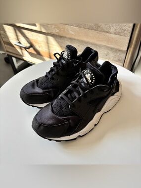 Nike Women’s Air Huarache Run